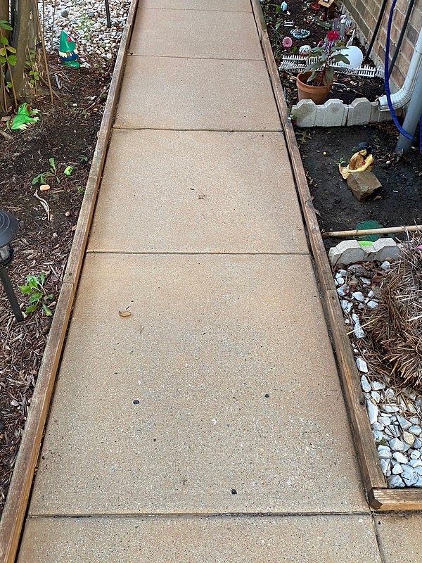 Sidewalk Pressure Wash - AFTER