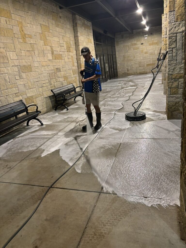 pit stop pressure washing - commercial pressure washing services