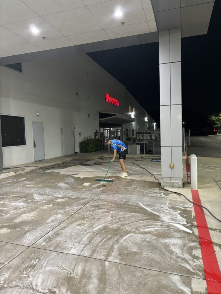 pit stop pressure washing - commercial pressure washing services