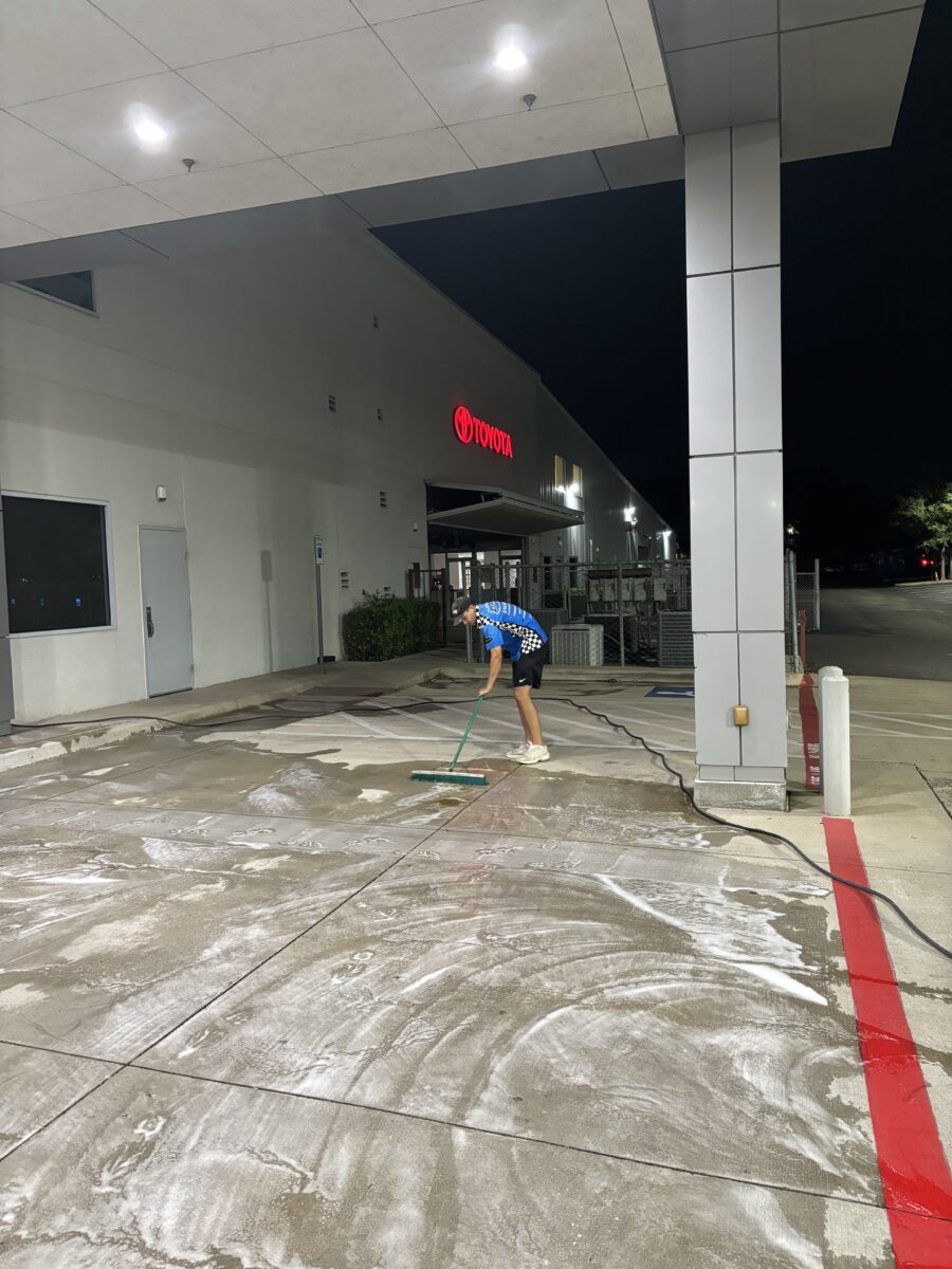 pit stop pressure washing - commercial pressure washing services